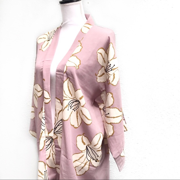 NWT Oversized Floral Festival Wear Pink Kimono - Picture 2 of 7